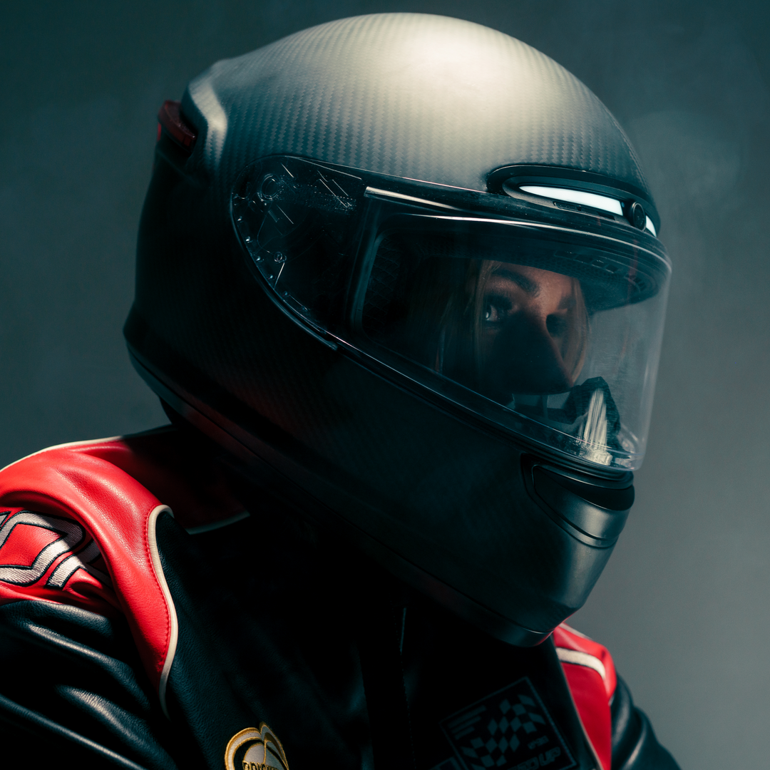 LIVALL MC1 PRO Carbon Fiber Motorcycle Smart Helmet Matt Black / XL 23.62-24.01 in (60-61 cm) LIVALL MC1 PRO Carbon Fiber Motorcycle Smart Helmet Matt Black / XL 23.62-24.01 in (60-61 cm)