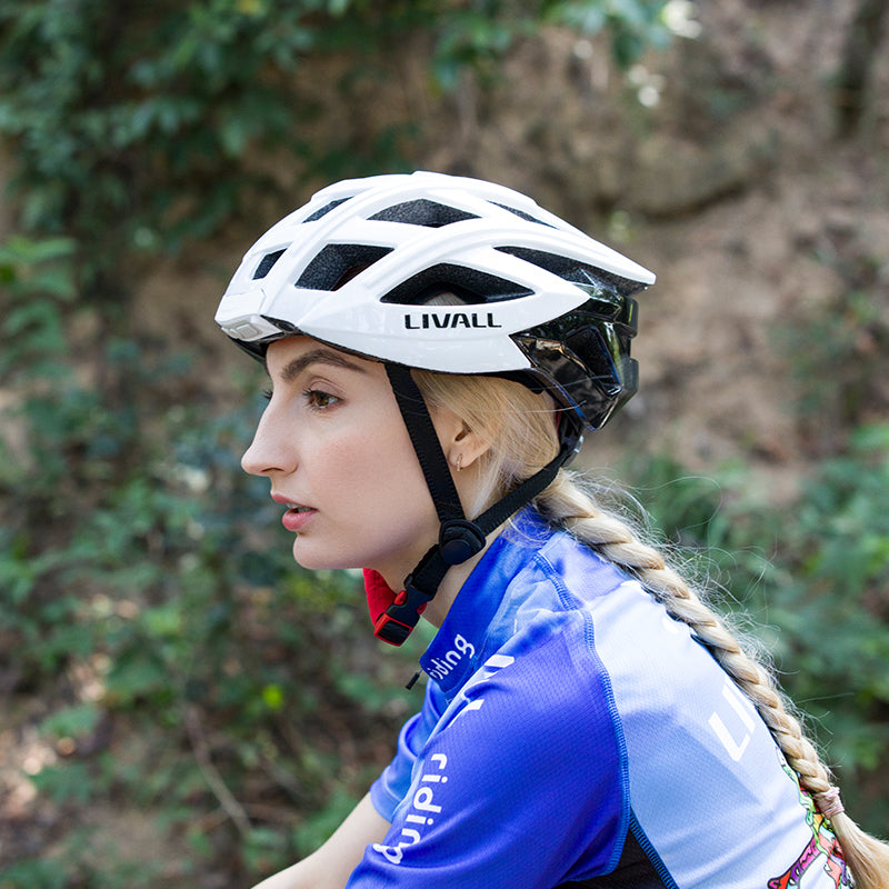 LIVALL BH60SE NEO Lightweight Bicycle Smart Helmet White / 21.65-24.01 in (55-61 cm) LIVALL BH60SE NEO Lightweight Bicycle Smart Helmet White / 21.65-24.01 in (55-61 cm)