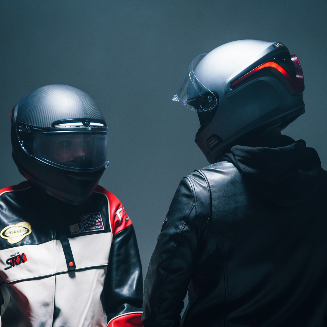 LIVALL MC1 PRO Carbon Fiber Motorcycle Smart Helmet Matt Black / XL 23.62-24.01 in (60-61 cm) LIVALL MC1 PRO Carbon Fiber Motorcycle Smart Helmet Matt Black / XL 23.62-24.01 in (60-61 cm)