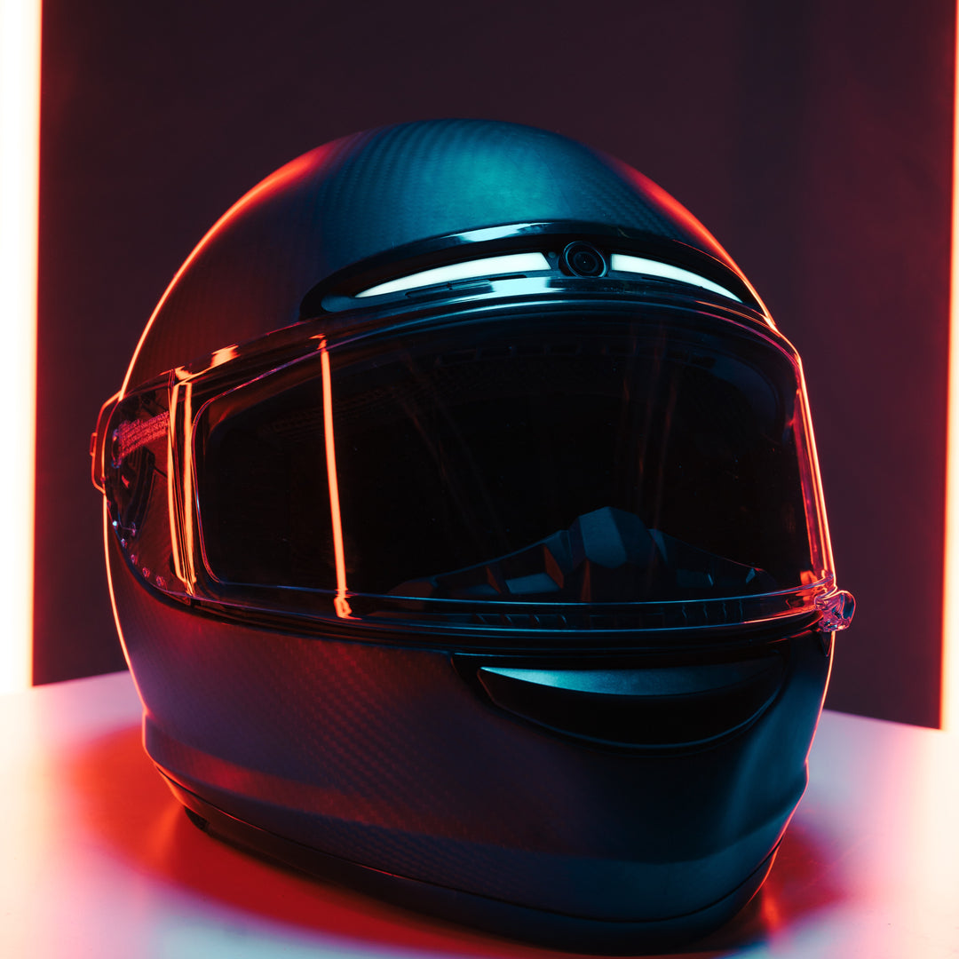 LIVALL MC1 PRO Carbon Fiber Motorcycle Smart Helmet Matt Black / XL 23.62-24.01 in (60-61 cm) LIVALL MC1 PRO Carbon Fiber Motorcycle Smart Helmet Matt Black / XL 23.62-24.01 in (60-61 cm)